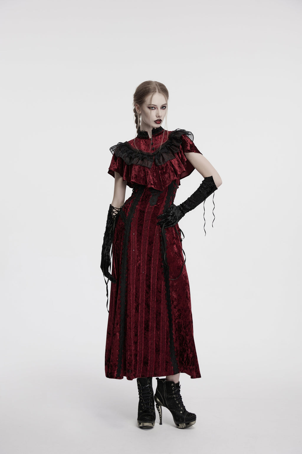 Punk Rave Selene Embroidered Velvet Gloves in Black - DevilGothic DevilGothic