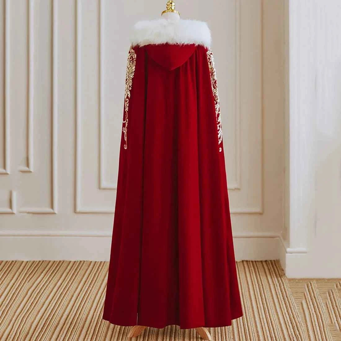 New Red Velvet Wedding Cloak with Appliqued Floral Design and Thick Fur Collar Customized