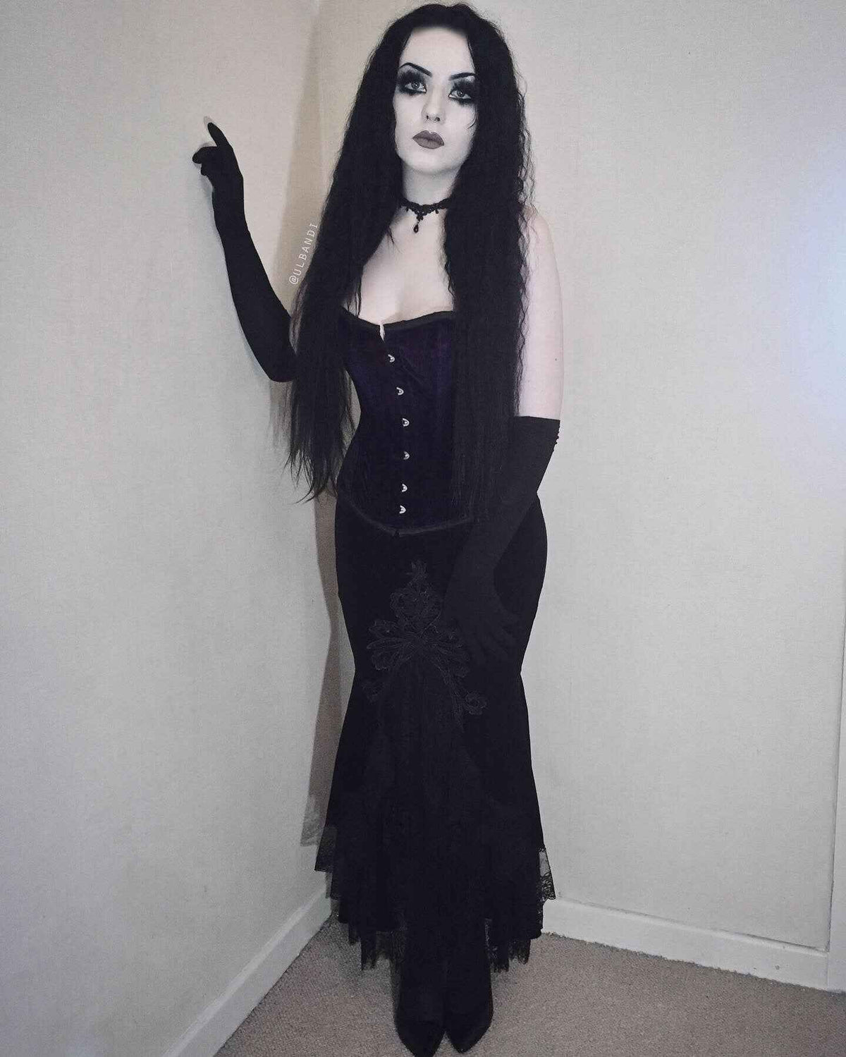 Dark In Love Cordelia Black Velvet Skirt - Gothic Fishtail Skirt Embroidered Lace