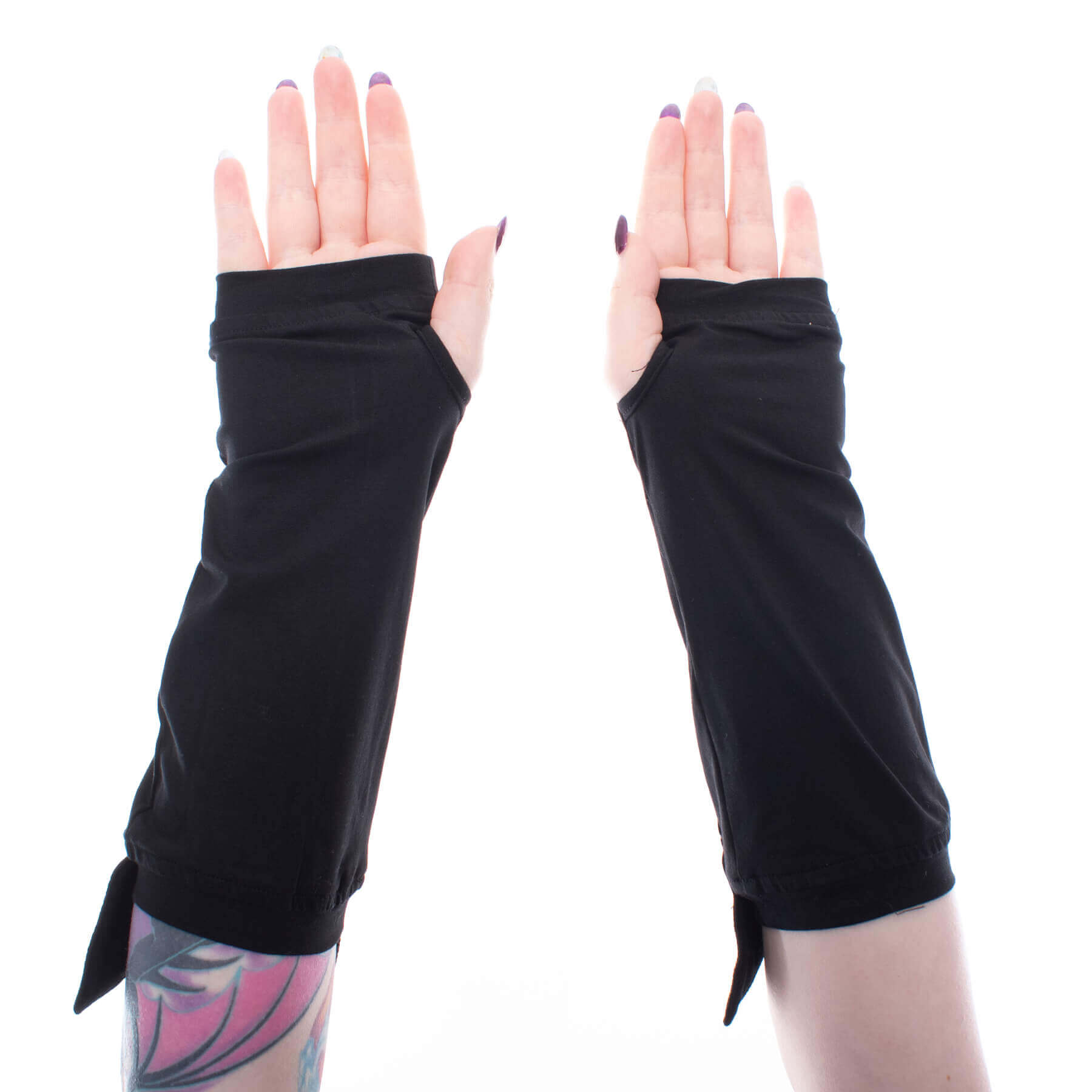 Heartless Luna Arm warmers in Black - DevilGothic DevilGothic