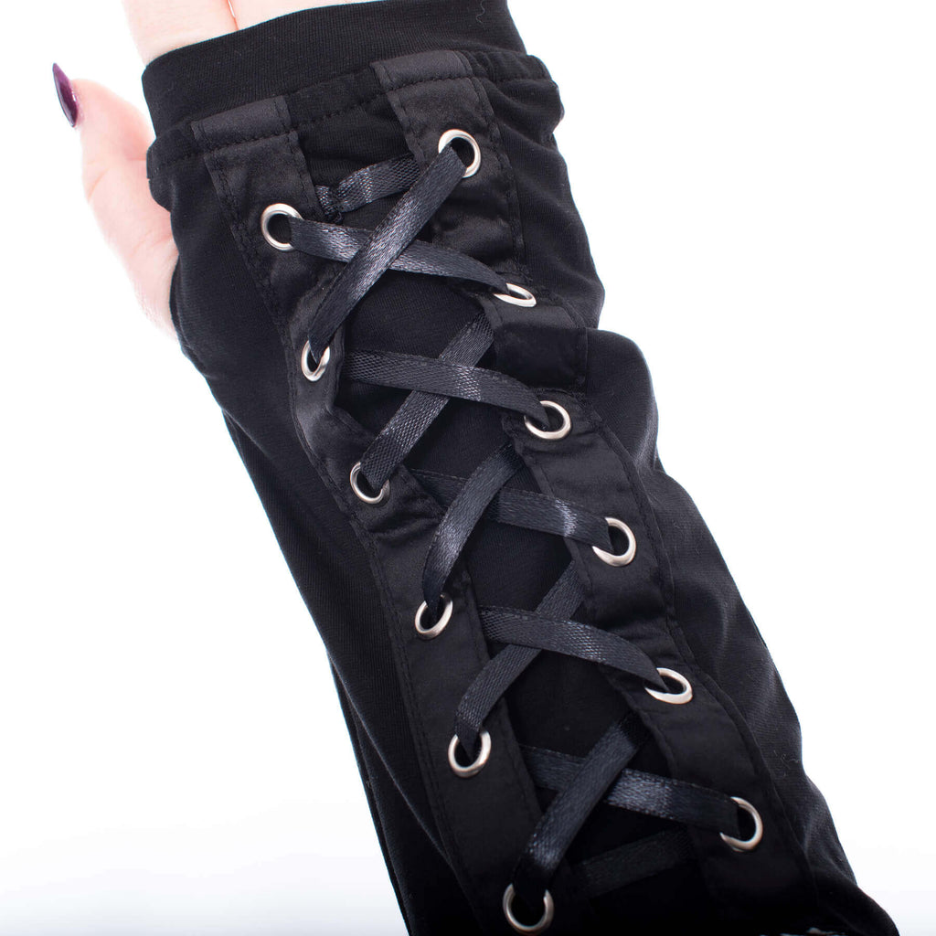 Heartless Luna Arm warmers in Black - DevilGothic DevilGothic