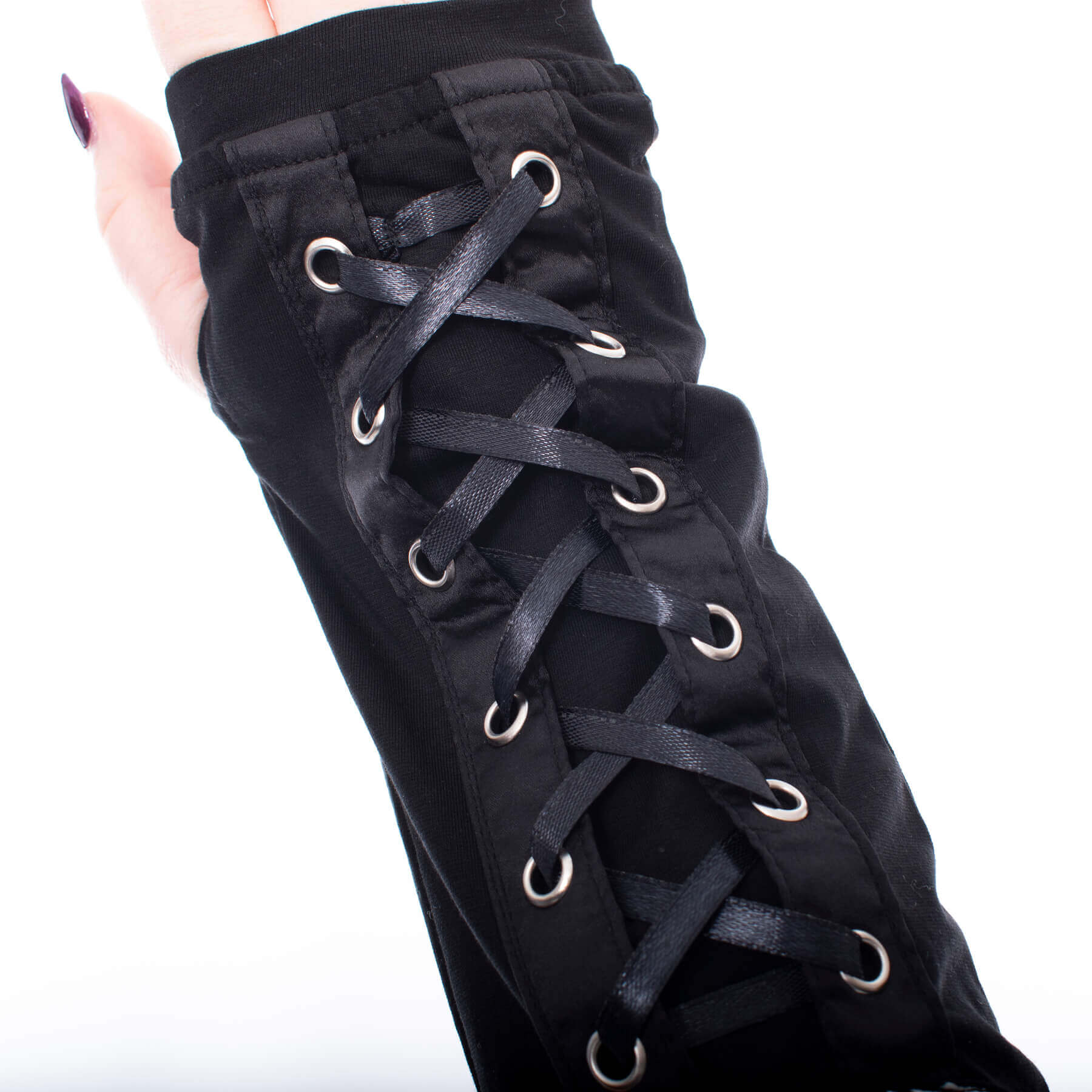 Heartless Luna Arm warmers in Black - DevilGothic DevilGothic